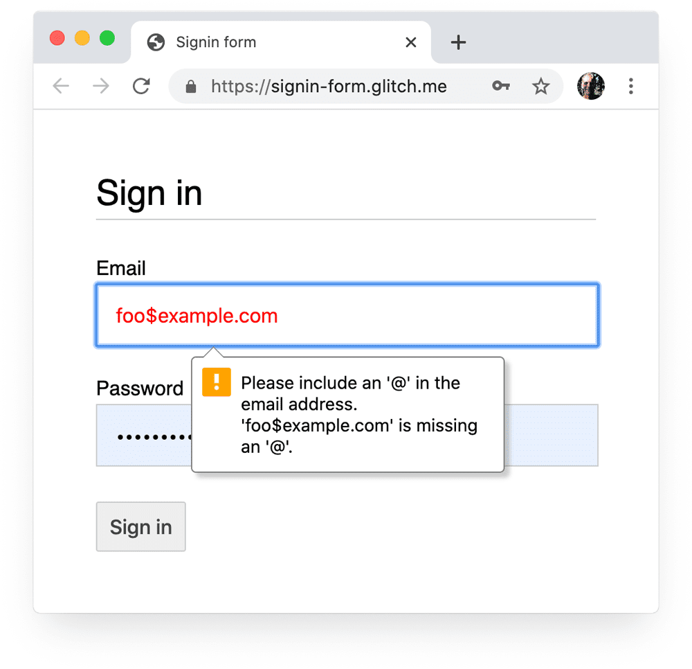 Screenshot eines Anmeldeformulars in der Chrome-Desktopversion mit Browseraufforderung und Fokus für einen ungültigen E-Mail-Wert